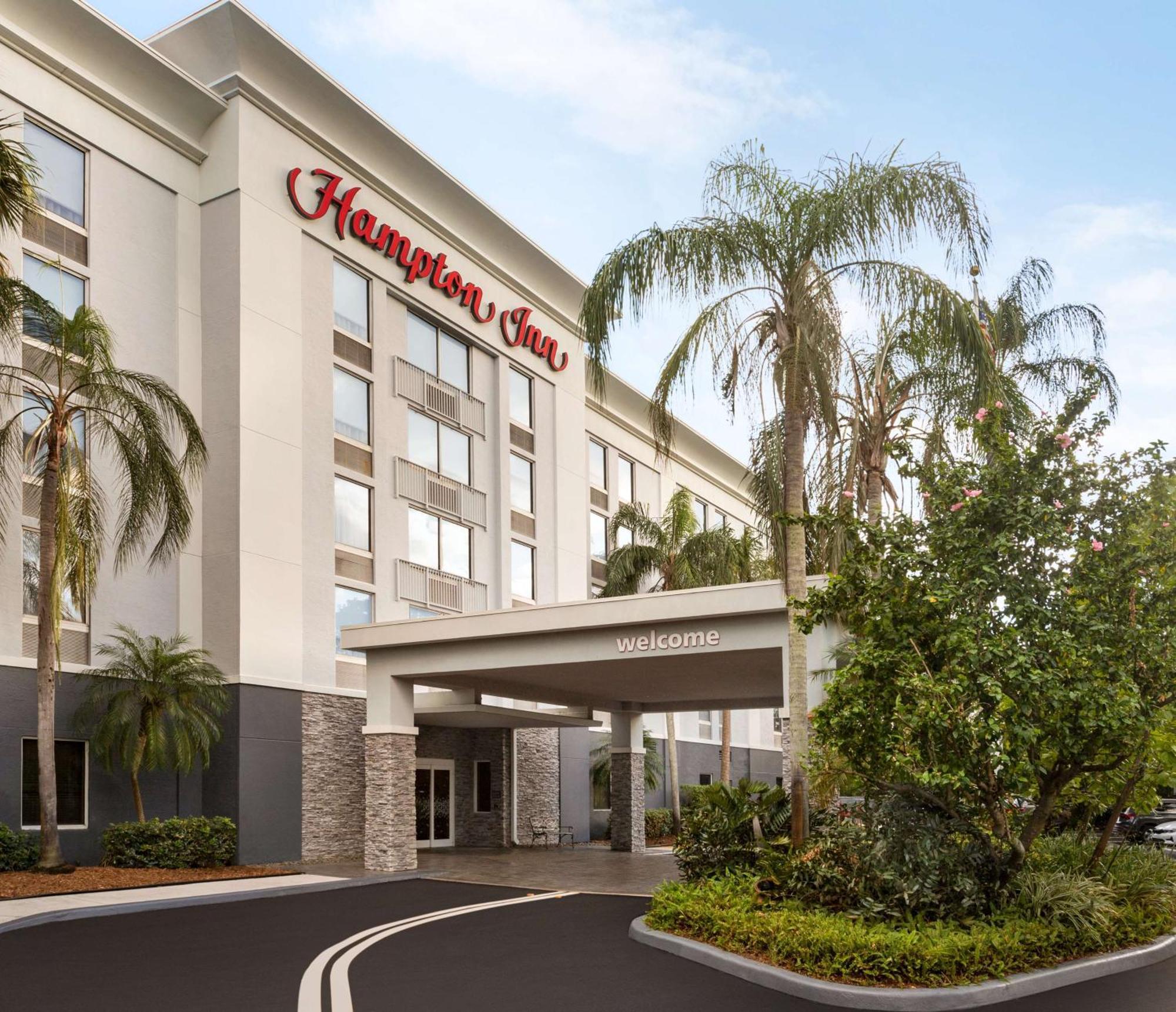 Hampton Inn Pembroke Pines Exterior photo