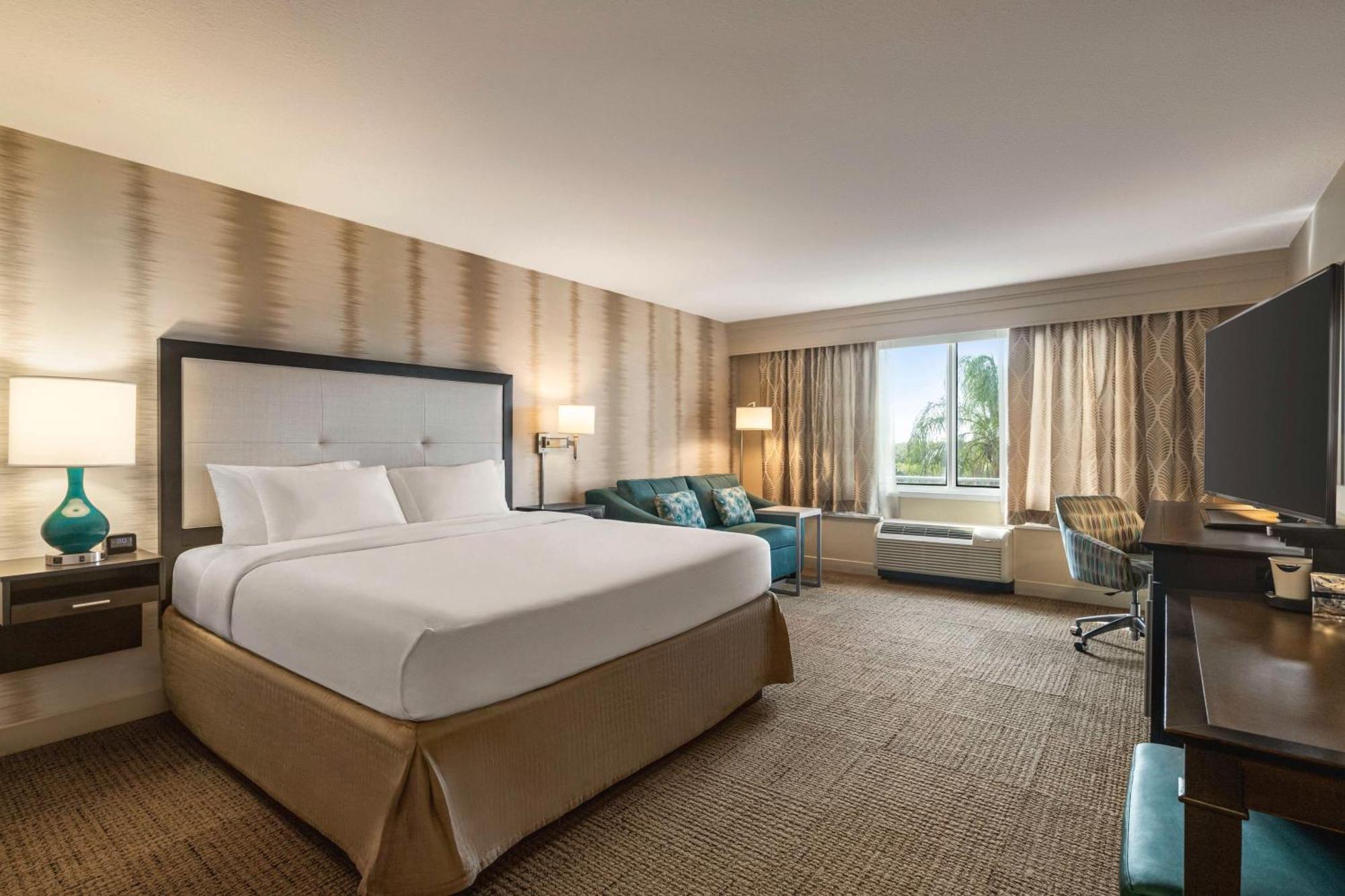 Hampton Inn Pembroke Pines Exterior photo
