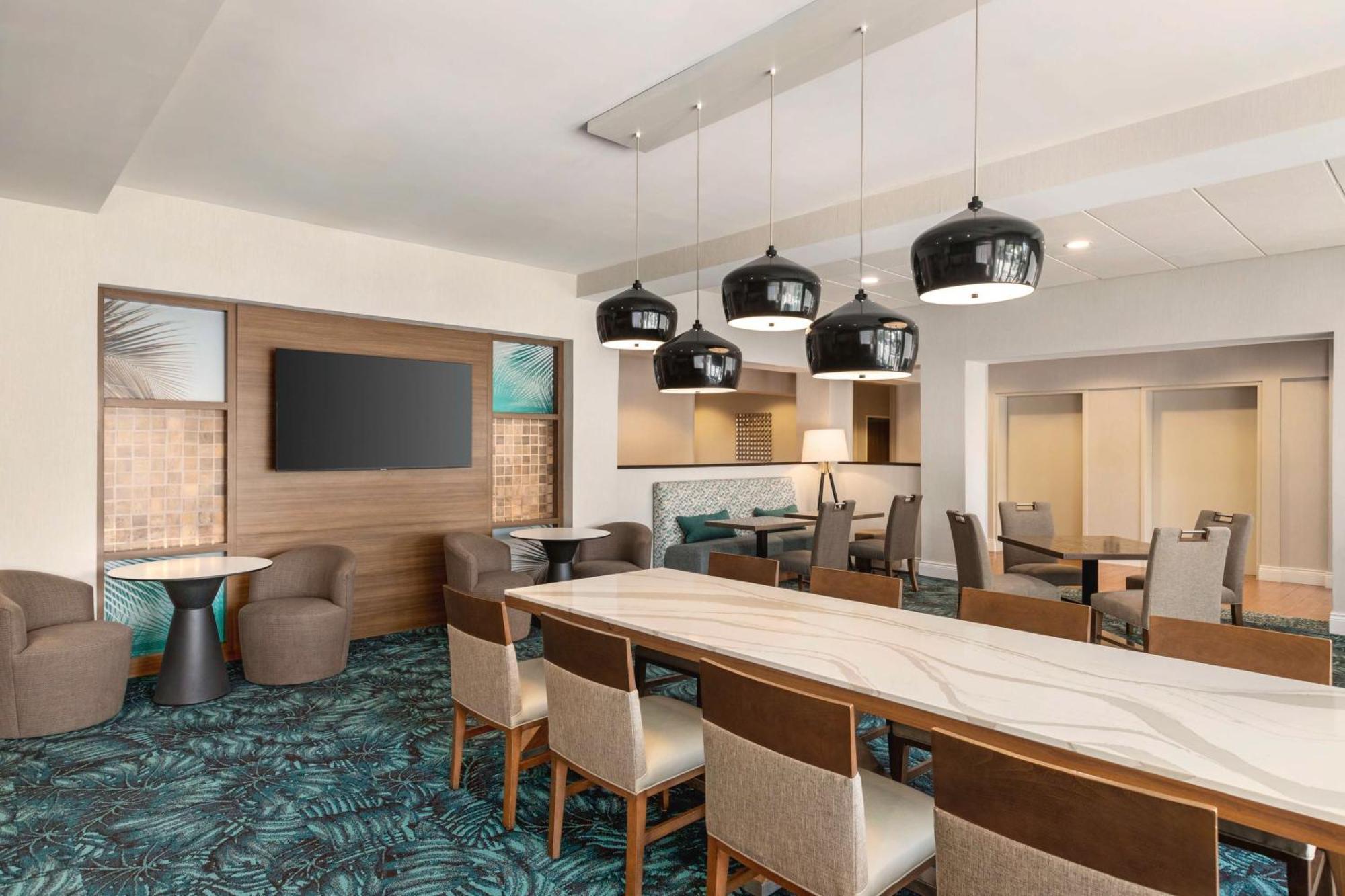 Hampton Inn Pembroke Pines Exterior photo