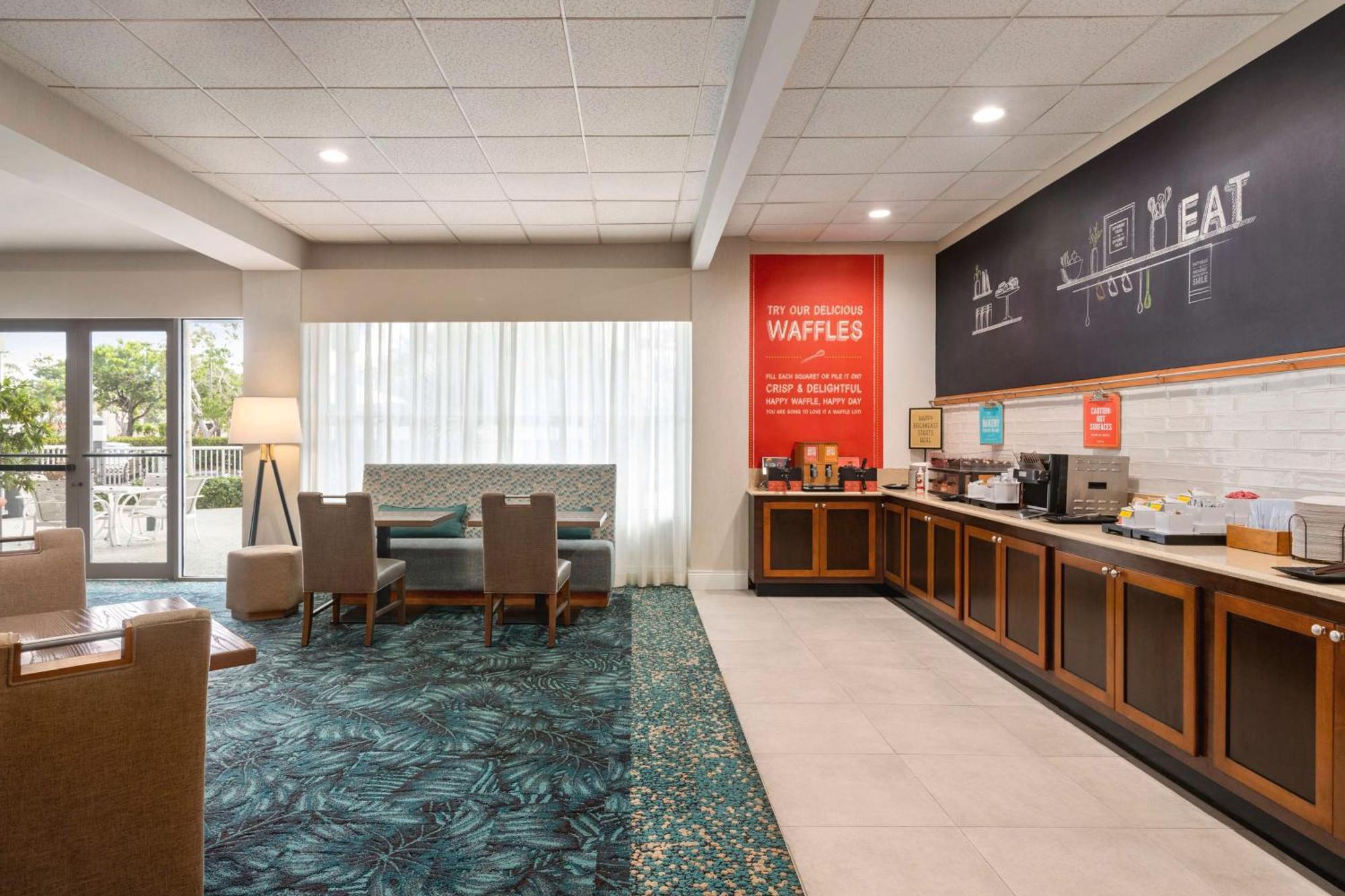 Hampton Inn Pembroke Pines Exterior photo